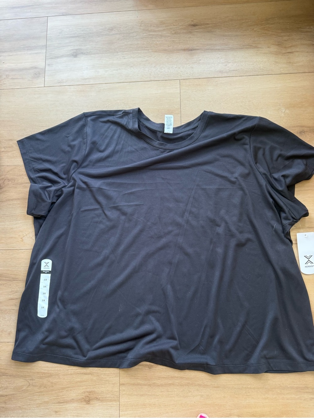 Black Women's Short-Sleeve athletic Crewneck Tee